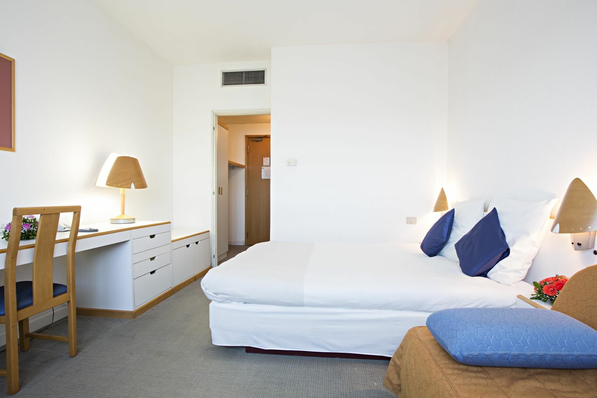 Novotel Caserta Sud Exterior foto